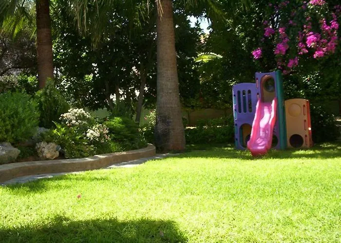 Jasmine Aparthotel 3*