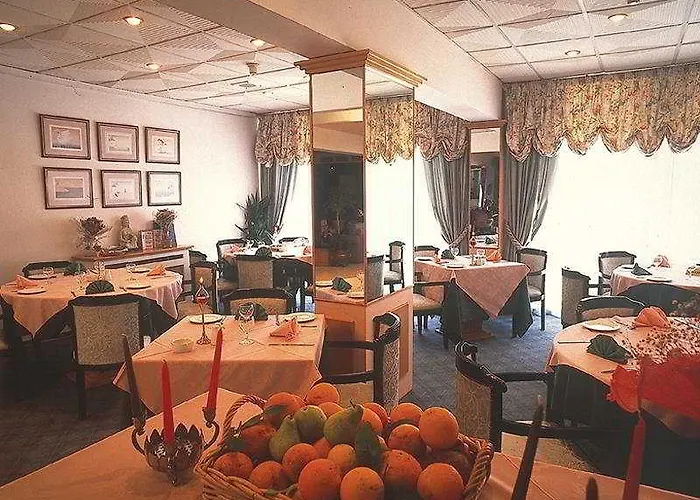 Jasmine Aparthotel 3*